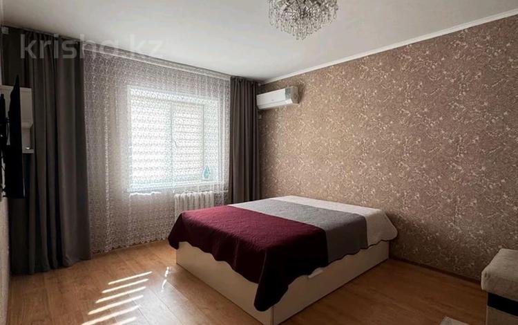 1-комнатная квартира · 41 м² · 3/5 этаж, мкр Кадыра Мырза-Али 7 — Новая площадь за 150 000 ₸ в Уральске — фото 8
