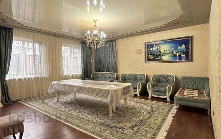 Отдельный дом • 5 комнат • 231 м² • 8 сот., Киселёва 24 за 75 млн 〒 в Актобе — фото 2