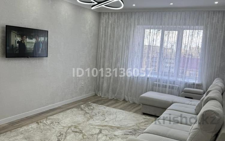 2-бөлмелі пәтер · 72 м² · 7/9 қабат, мкр. Алтын орда, Микрорайон Алтын Орда 101б — Гипермаркет Анвар; гостиница Koktobe, бағасы: 250 000 ₸ в Актобе — фото 2
