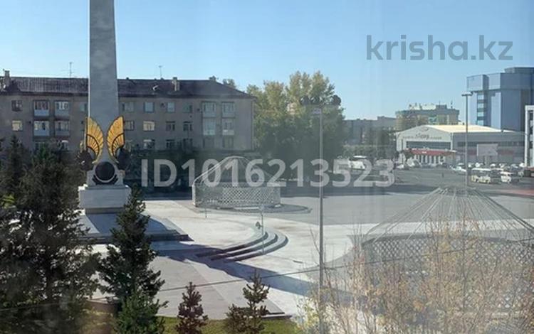 3-комнатная квартира · 75 м² · 3/4 этаж, Бухар Жырау 38 — Алиханова за 400 000 ₸ в Караганде, Казыбек би р-н — фото 2
