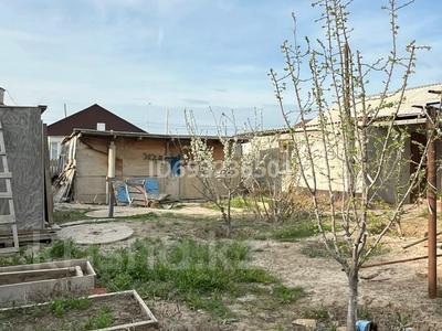 Продажа домов и дачи в Атырауской обл.: Отдельный дом · 3 комнаты · 90 м² · 9 сот., 8 улица 11 за 18 млн 〒 Отдельный дом · 3 комнаты · 90 м² · 9 сот., 8 улица 11 за 18 млн 〒 в Акжар