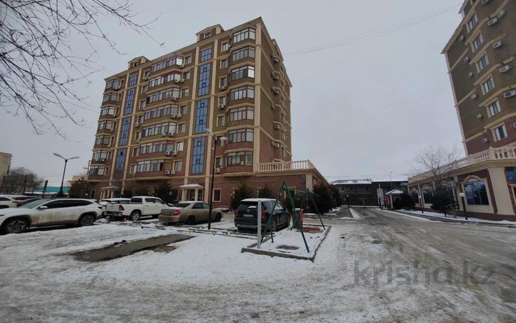 2-комнатная квартира · 75.4 м² · 8/9 этаж, Валиханова 21 блок 1 за 34 млн ₸ в Атырау — фото 2