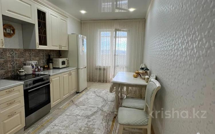 2-комнатная квартира · 72 м² · 7/16 этаж, мкр Юго-Восток, Республики за 45 млн ₸ в Караганде, Казыбек би р-н — фото 12