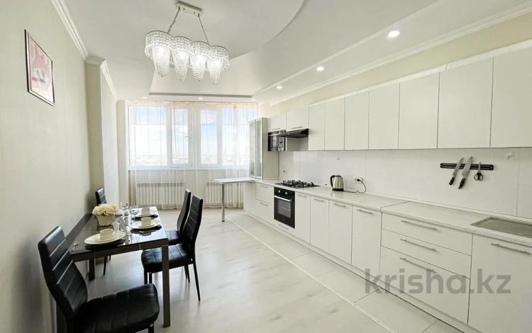 2-комнатная квартира, 84.8 м², 8/9 этаж, Жарбосинова 71 за 30 млн 〒 в Атырау — фото 2