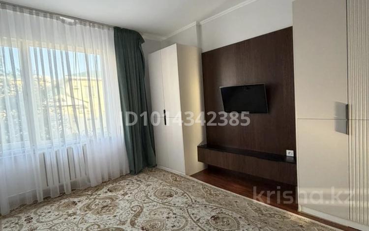 2-бөлмелі пәтер · 75 м² · 4/5 қабат, 15-ш/а. 64а, бағасы: 15 000 ₸ в Актау, 15-й мкр — фото 2