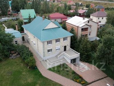 Отдельный дом · 9 комнат · 500 м² · 20 сот., Урунтаева 28 за 100 млн 〒 в Усть-Каменогорске, Ульбинский