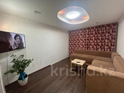 2-комнатная квартира · 45 м² · 1/5 этаж, Маметовой 7 за 12 000 ₸ в Аксу