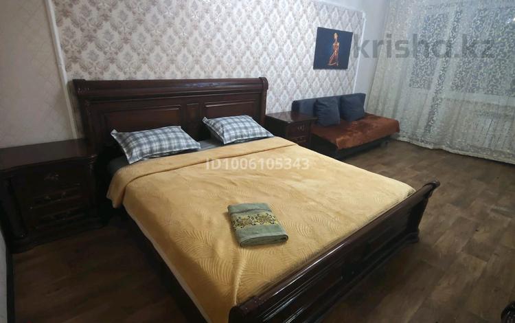 1-бөлмелі пәтер · 40 м² · 2 қабат, 30-шағынаудан, Мкр Юго-Восток, Рыскулова — Рыскулова, бағасы: 10 000 ₸ в Караганде, Казыбек би р-н — фото 2