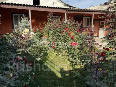 Отдельный дом · 6 комнат · 130 м² · 6.2 сот., Абая 11/2 — На против Дом Культуры за 35 млн ₸ в Байкент