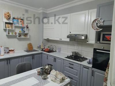 2-комнатная квартира · 80 м² · 2/5 этаж, мкр Нурсая, Рысбай Габдиева 38 за 27 млн 〒 в Атырау