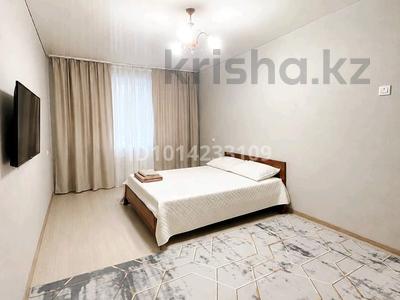 2-комнатная квартира · 65 м² · 1/5 этаж, Демократическая Район Автопарк 1/1 — Променад Цон Автовокзал. за 13 000 ₸ в Уральске