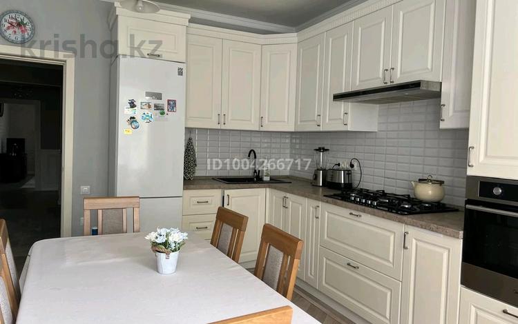 3-бөлмелі пәтер · 126 м² · 2/7 қабат, мкр. Алтын орда, Алтын Орда 21в к17, бағасы: 57 млн ₸ в Актобе — фото 2
