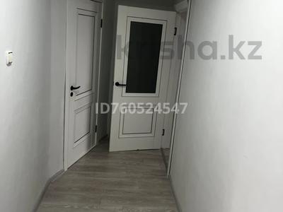 3-бөлмелі пәтер · 70 м² · 4/5 қабат, Ауэзова 4А, бағасы: 13.3 млн ₸ в Аксу