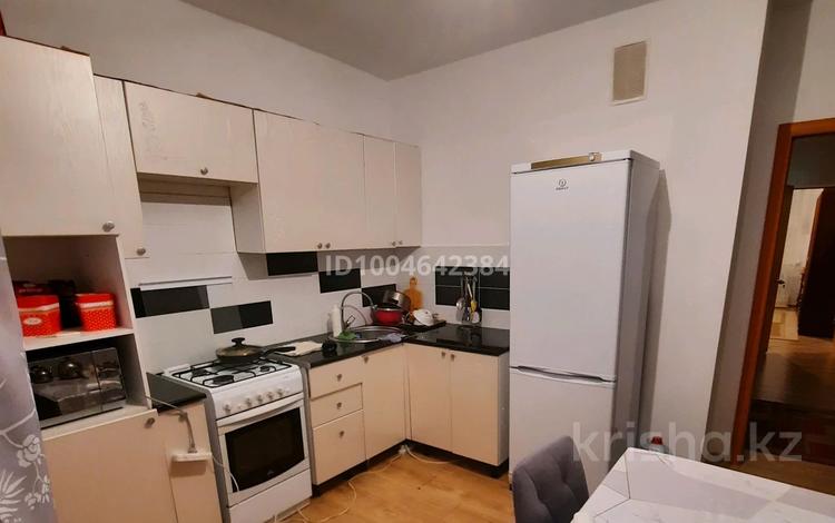 3-бөлмелі пәтер · 81.6 м² · 9/9 қабат, 10 микрорайон 21 — Рядом школа #6, бағасы: 150 000 ₸ в Аксае — фото 2