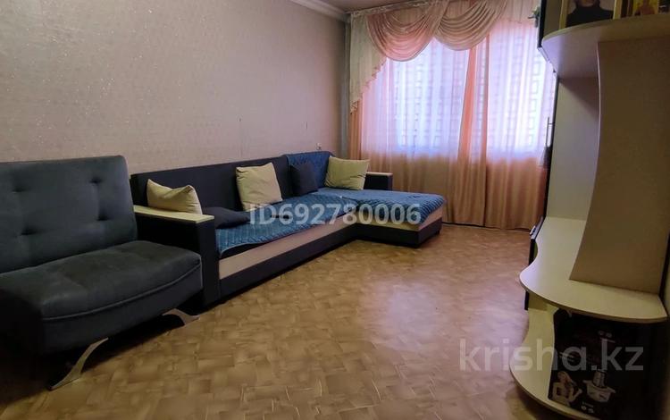 2-комнатная квартира, 44.6 м², 1/5 этаж, 2 квартал за 11.5 млн 〒 в Караганде, Алихана Бокейханова р-н — фото 2