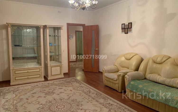 2-комнатная квартира · 75 м² · 4/9 этаж, мкр. Алмагуль, Алмагул 4 за 22 млн 〒 в Атырау — фото 2