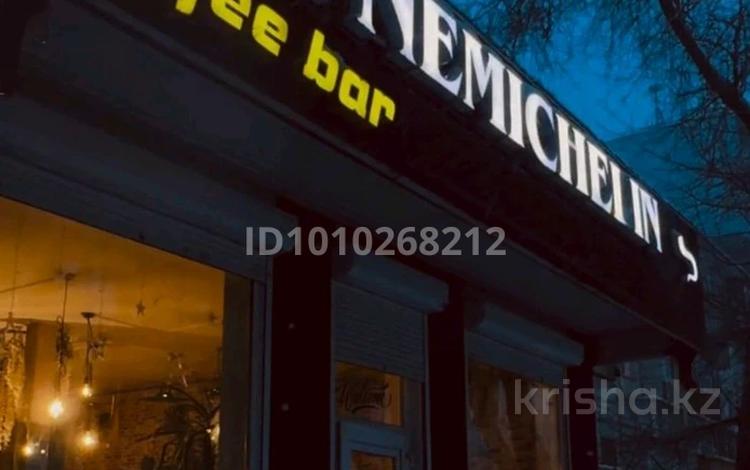 Еркін, дүкендер мен бутиктер, қоғамдық тамақтану орны, сұлулық салондары, медорталықтар мен дәріханалар · 114 м², бағасы: 79 млн 〒 в Уральске — фото 2