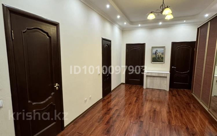 3-комнатная квартира · 130 м² · 4/9 этаж, Достык 1 за 88 млн ₸ в Астане, Есильский р-н — фото 2