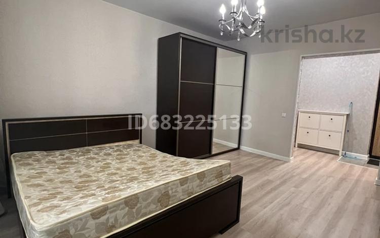 1-комнатная квартира, 45 м², 8/10 этаж, Каныша Сатпаева 55/3