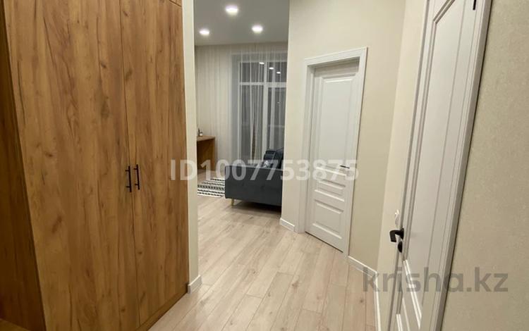 1-бөлмелі пәтер · 43 м² · 1/10 қабат, мкр Юго-Восток, Строителей 33/4 — 12 месяцев, бағасы: 220 000 ₸ в Караганде, Казыбек би р-н — фото 2