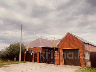 Отдельный дом · 4 комнаты · 149.9 м² · 10 сот., мкр. Зачаганск пгт, Калменова 1 — Микрорайон Акжайык за 75 млн ₸ в Уральске