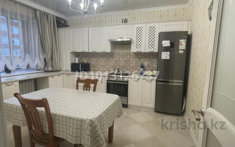3-бөлмелі пәтер · 110 м² · 2/5 қабат, Бурабай 13, бағасы: 34 млн ₸ в Актобе, мкр. Курмыш — фото 2