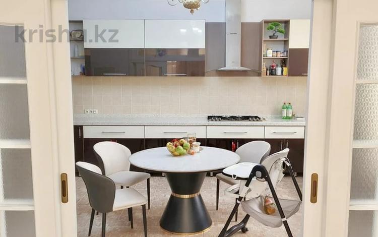 5-комнатная квартира · 300 м² · 2/4 этаж, Улан — ЗВОНИТЕ СЕМЁНУ за 1.3 млн ₸ в Алматы, Бостандыкский р-н — фото 2