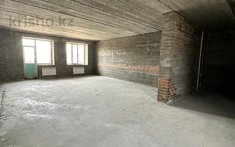 3-комнатная квартира, 90 м², 2/10 этаж, луначарского 49 за 31.5 млн 〒 в Павлодаре — фото 2