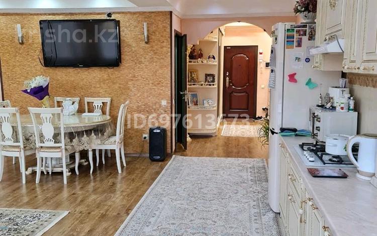 3-комнатная квартира · 97 м² · 4/8 этаж, мкр Айнабулак-2 32а за 65 млн ₸ в Алматы, Жетысуский р-н — фото 2
