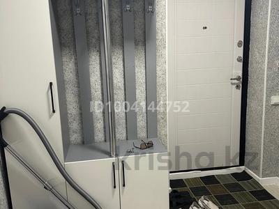 2-бөлмелі пәтер · 42 м² · 1/10 қабат, Толе би — Толе би, бағасы: 300 000 ₸ в Алматы, Ауэзовский р-н