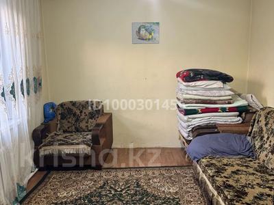 Аренда домов или дач в Алматинской обл.: Отдельный дом · 3 комнаты · 40 м², Жеңіс 11 — Қожабекова, остановка больница за 110 000 〒 Отдельный дом · 3 комнаты · 40 м², Жеңіс 11 — Қожабекова, остановка больница за 110 000 〒 в Коксай (пути Ильича)