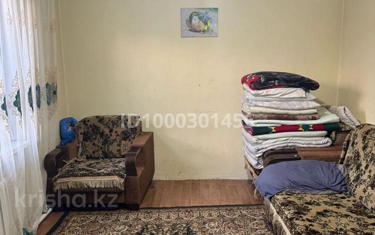 Отдельный дом · 3 комнаты · 40 м², Жеңіс 11 — Қожабекова, остановка больница за 100 000 〒 в Коксай (пути Ильича) — фото 2