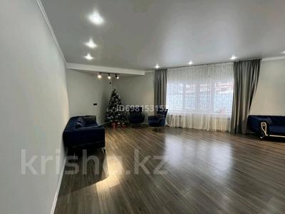 Жеке үй · 6 бөлме · 204 м² · 8 сот., 3 мкр 15А — Шашлыкофф, бағасы: 65 млн ₸ в Аксае
