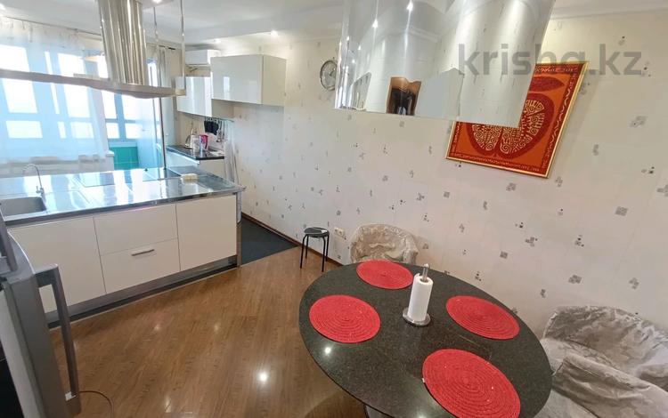 5-комнатная квартира · 160 м² · 7/9 этаж, Достык 12 за 850 000 ₸ в Алматы, Медеуский р-н — фото 2