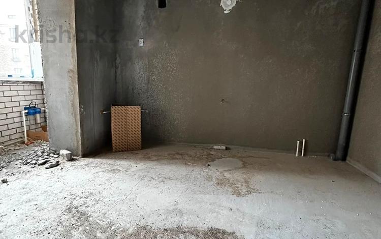 2-бөлмелі пәтер · 104.5 м² · 3/5 қабат, Алтын орда ш/а., бағасы: 38 млн ₸ в Актобе, мкр. Алтын орда — фото 2