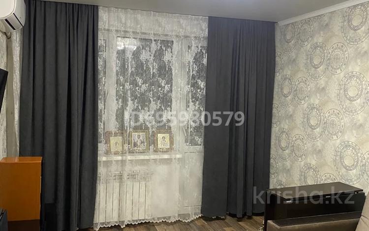 2-комнатная квартира · 45 м² · 4/5 этаж, мкр Айгуль, Сергей Тюленина 50/1 — Возле 16 школы за 15 млн ₸ в Уральске — фото 2
