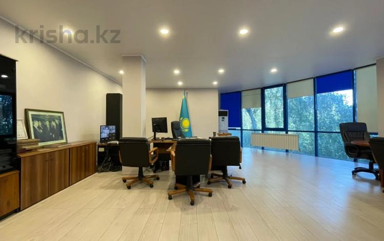 Кеңселер, кабинеттер және жұмыс орындары · 90 м², бағасы: 405 000 ₸ в Алматы — фото 5