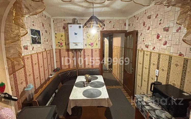 2-бөлмелі пәтер · 43 м² · 2/5 қабат, 12-шағынаудан 233 а — улица Уалиханова, бағасы: 20 млн ₸ в Шымкенте, Енбекшинский р-н — фото 2