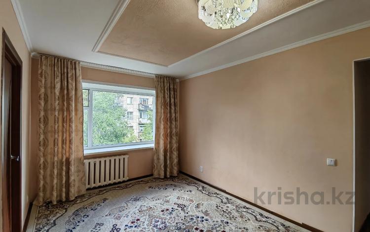 4-комнатная квартира, 63 м², 4/5 этаж, Майкудук, Майкудук, 13й микрорайон 21 за 13.5 млн 〒 в Караганде, Алихана Бокейханова р-н — фото 3