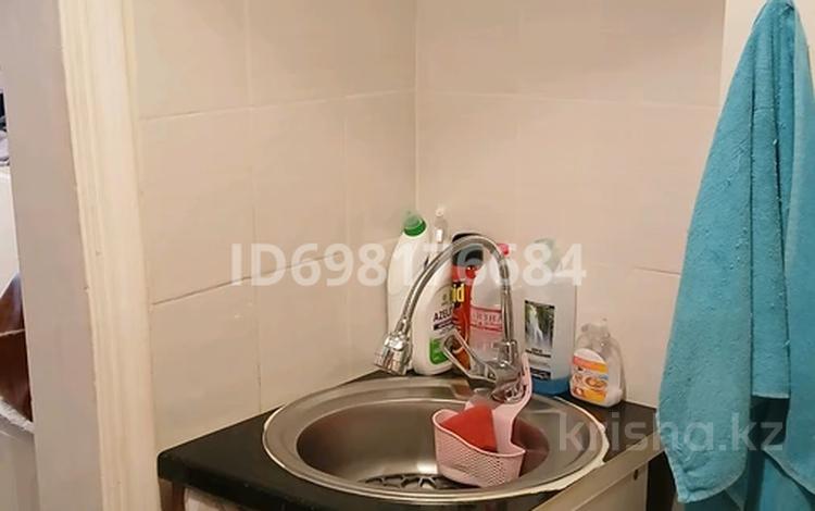 1-комнатная квартира · 18 м² · 4/5 этаж, мкр Центральный, Азаттык 67а за 8 млн 〒 в Атырау — фото 5