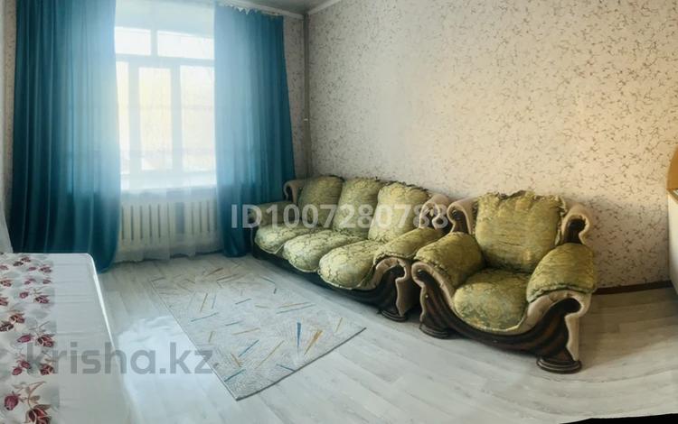 2-бөлмелі пәтер · 40 м² · 1/5 қабат, Гагарина 218 — 35 квартал, бағасы: 2 000 ₸ в Семее — фото 6