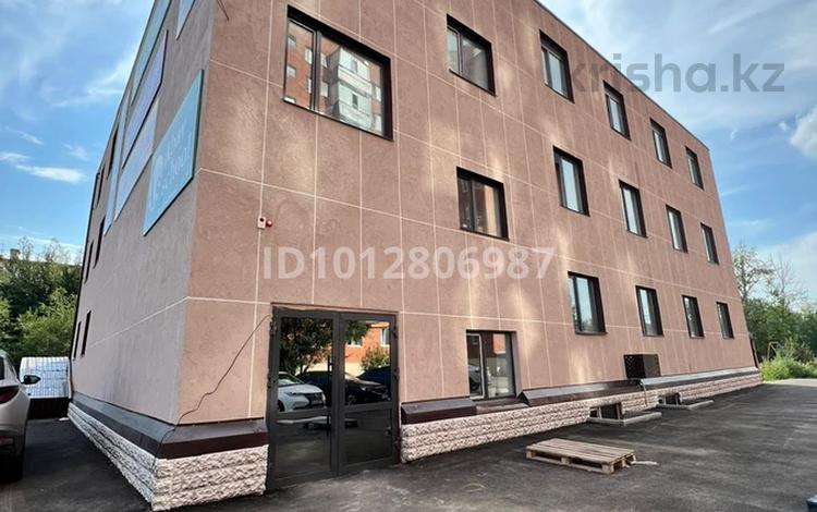 Свободное назначение, офисы, магазины и бутики, салоны красоты, медцентры и аптеки, образование, развлечения, кабинеты и рабочие места, студии · 17.27 м² за 60 445 ₸ в Костанае — фото 2