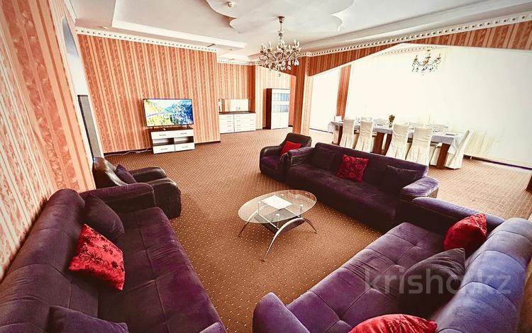 3-комнатная квартира · 250 м² · 5/6 этаж, проспект Каныша Сатпаева 39В за 30 000 〒 в Атырау — фото 113