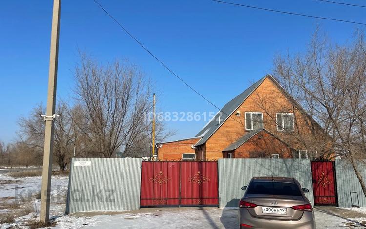 Отдельный дом • 5 комнат • 155 м² • 10 сот., Кунаева 1 за 42 млн 〒 в Уральске — фото 2
