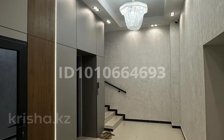 3-комнатная квартира · 102 м² · 7/9 этаж, мкр-н Северо-Западный 235 за 43 млн ₸ в Костанае — фото 2