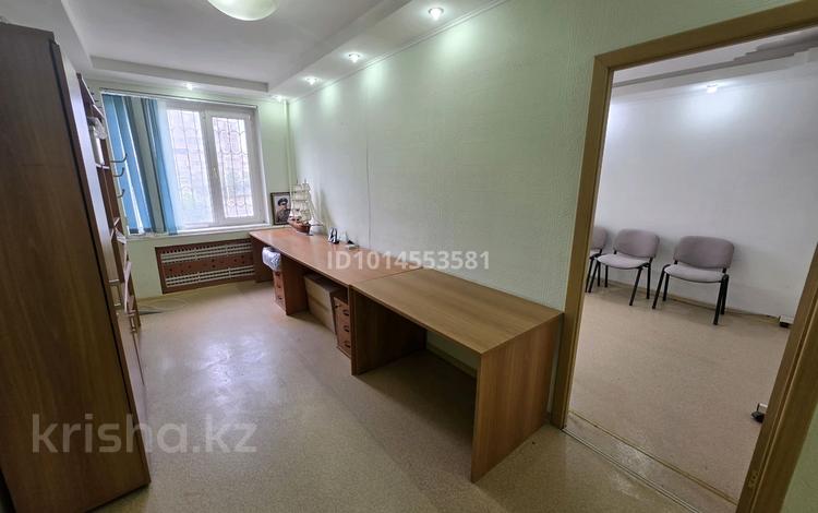 3-комнатная квартира · 75 м² · 2/5 этаж, 6-й мкр 33 — Дом бытв за 25 млн ₸ в Актау — фото 2