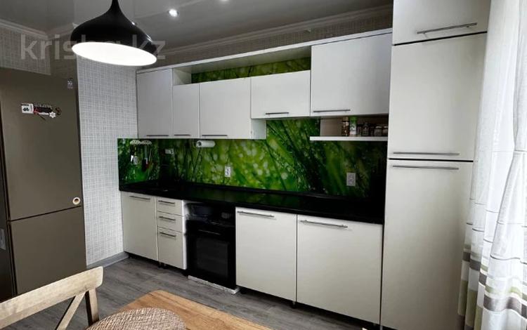 2-комнатная квартира · 69 м² · 9/16 этаж, мкр Юго-Восток, Шахтеров 60 за 32 млн ₸ в Караганде, Казыбек би р-н — фото 3