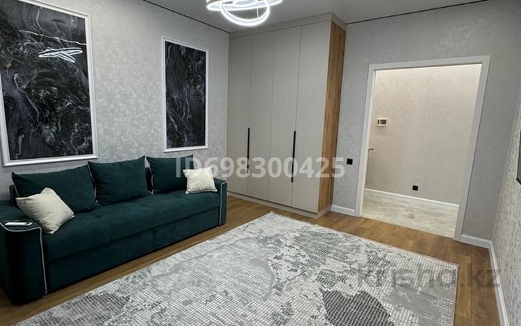 1-бөлмелі пәтер, 45 м², 11/12 қабат ай сайын, Е-900 4, бағасы: 300 000 〒 в Астане, Нура р-н — фото 2