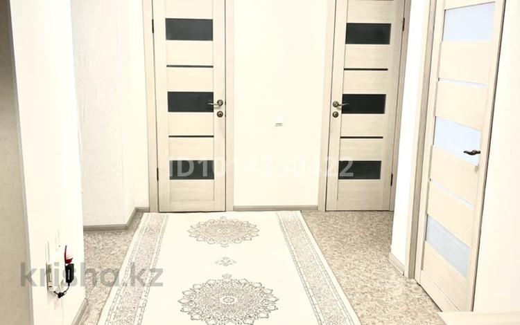 3-комнатная квартира · 82.8 м² · 4/5 этаж, мкр. Алтын орда 338 — Батыс-2, Центр, школа-лицей №63, детский сад «Құлагер», Дворец единоборств, центр «Анаға тағзым», областной историко-краеведческий музей, станция скорой помощи №103, стоматология Dana Dental. за 35.5 млн ₸ в Актобе — фото 28