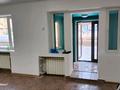 Офисы, магазины и бутики, салоны красоты, кабинеты и рабочие места · 40 м² за 210 000 〒 в Караганде, Казыбек би р-н — фото 3